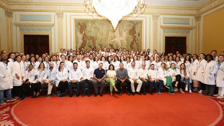 médicos
