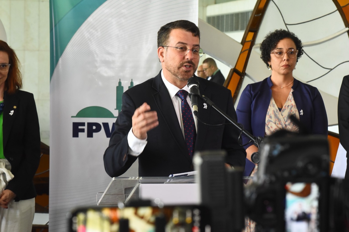 Daniel Soranz discursa no lançamento da Frente Parlamentar da Vacina, em Brasília