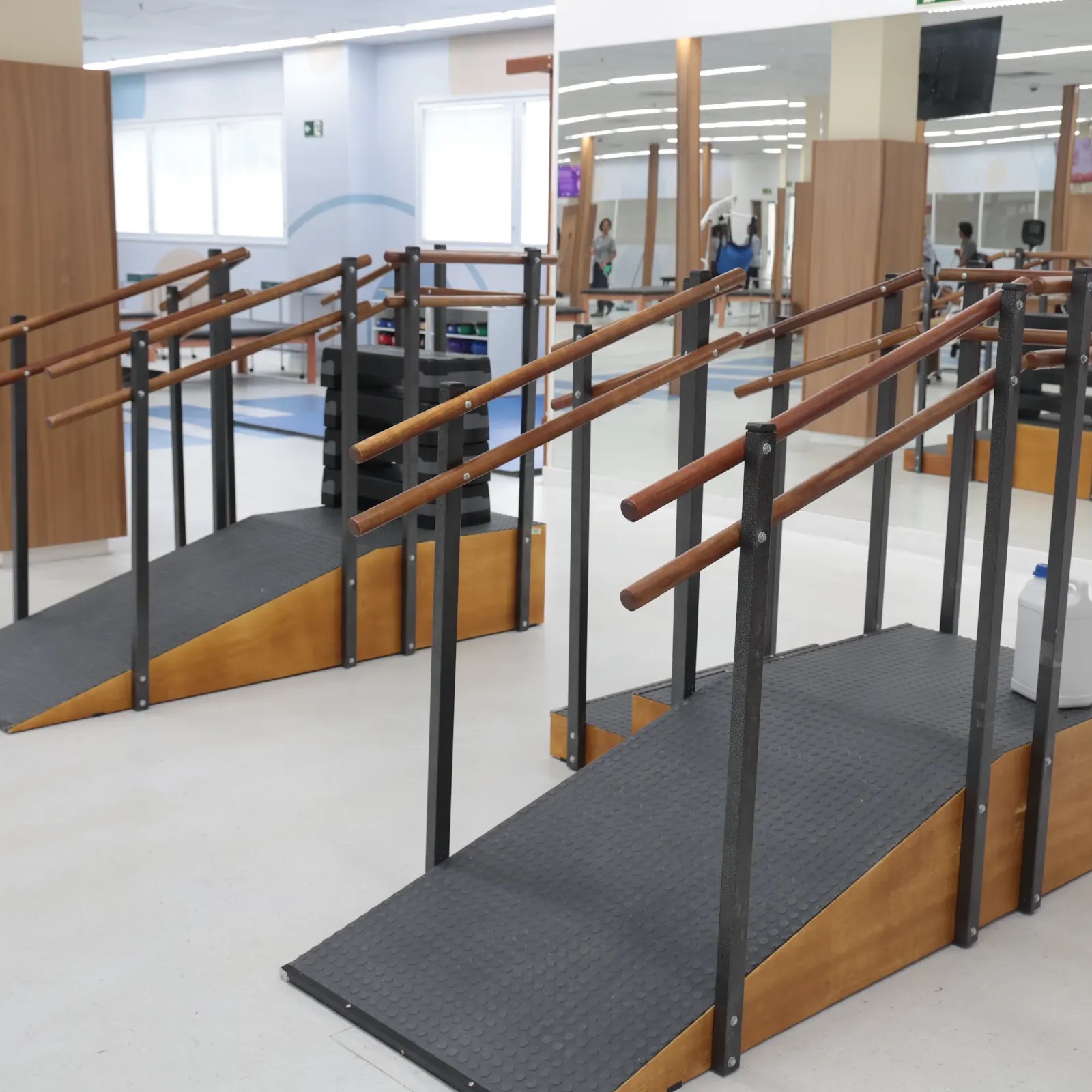 Sala de reabilitação física do Super Centro Carioca de Saúde