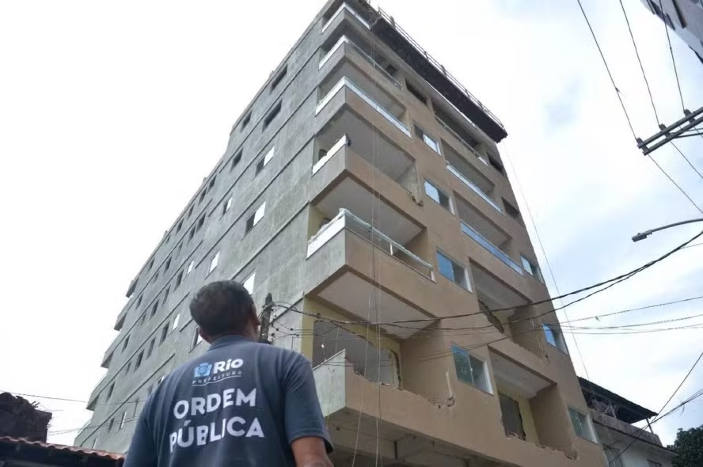 Prédio no Vidigal antes da desapropriação que antecedeu a implantação da Clínica da Família