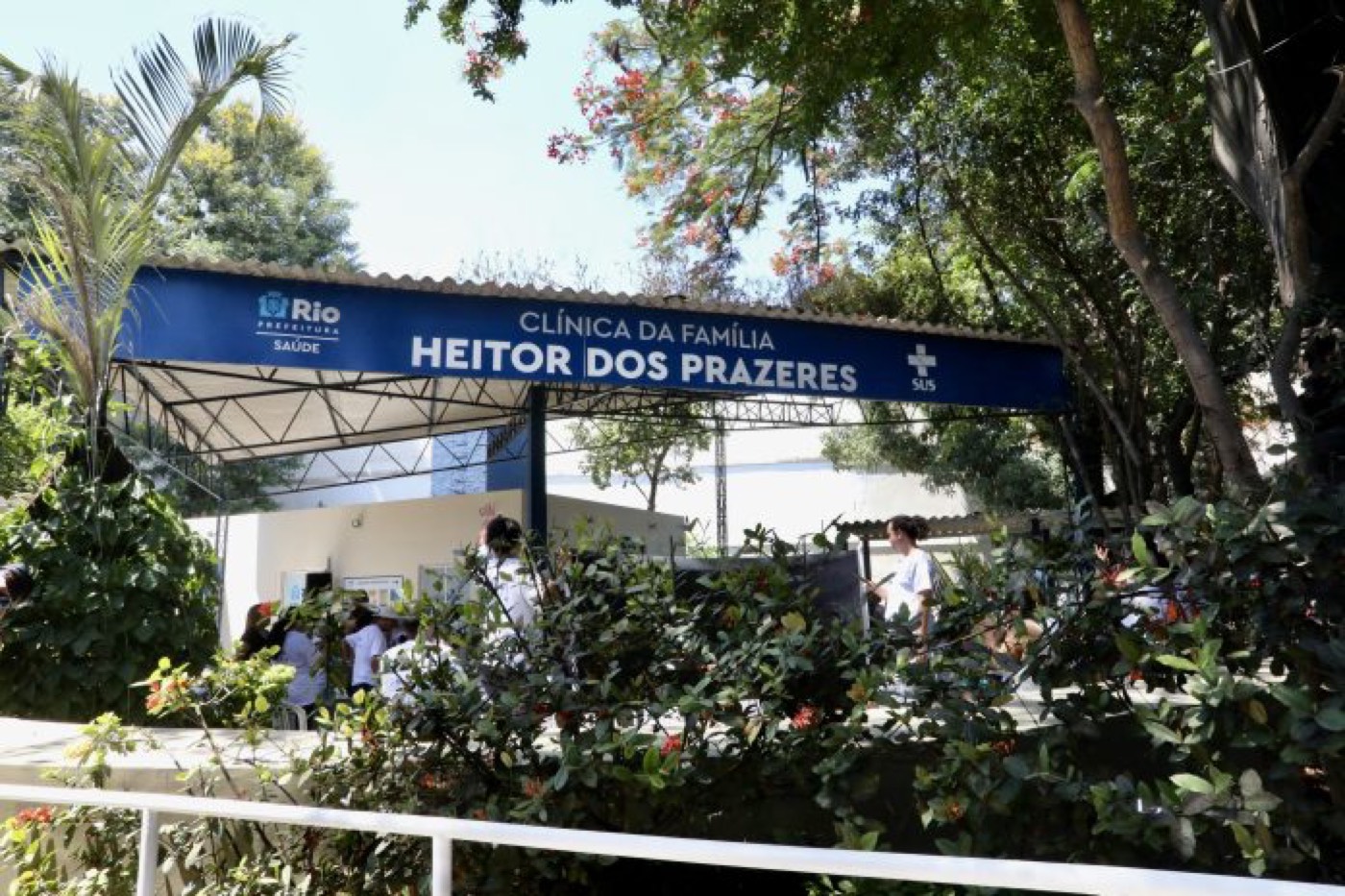 Clínica da Família Heitor dos Prazeres, em Brás de Pina, é reinaugurada