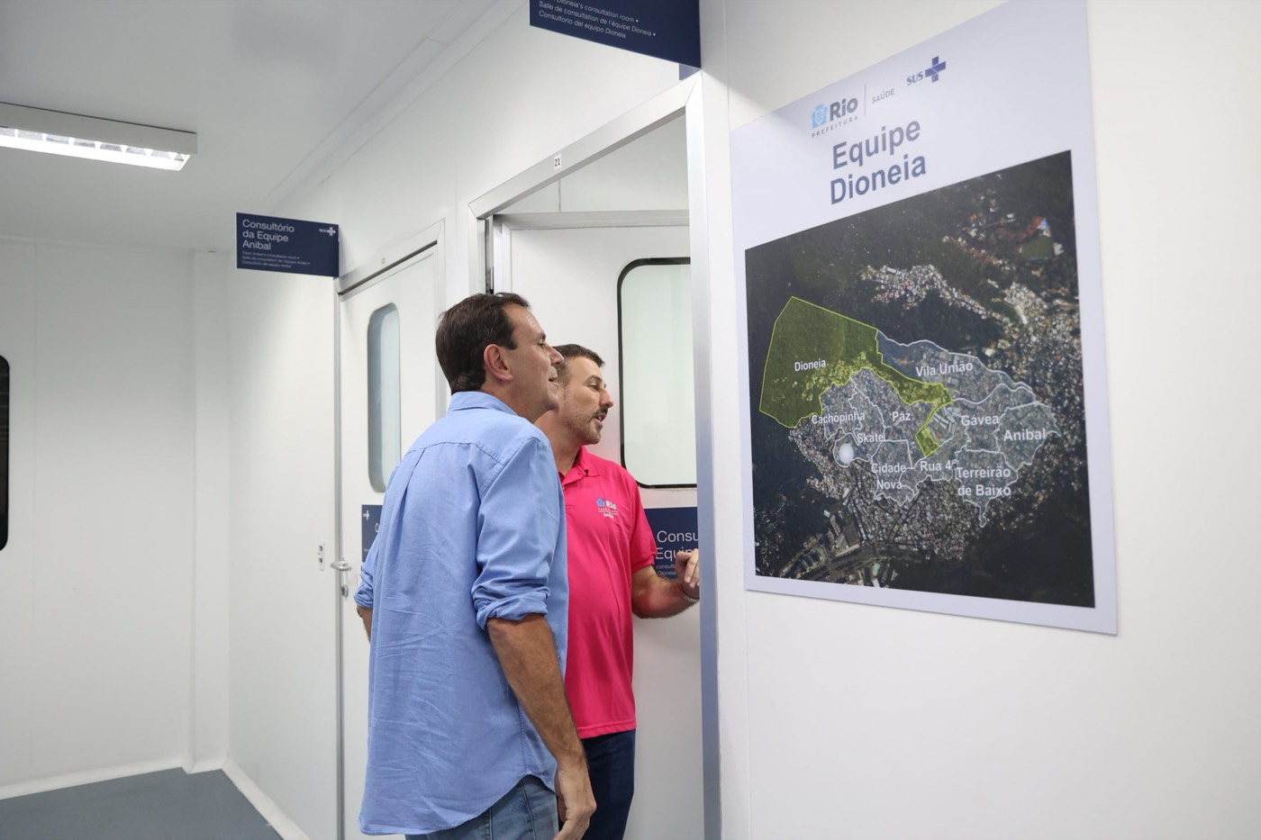 Eduardo Paes visita clínica na Rocinha e promete construção de seis novas unidades de saúde