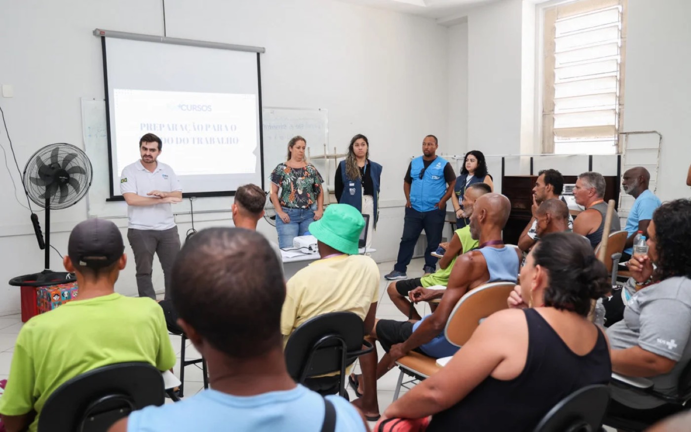 Programa da Prefeitura insere 641 pessoas em situação de rua em estágios remunerados