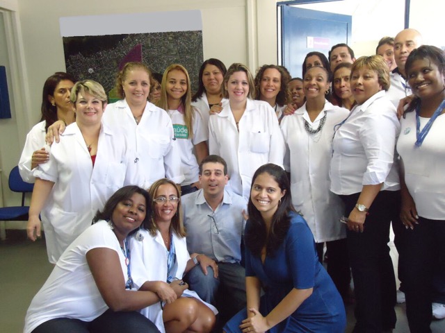 Daniel Soranz com equipe de saúde da família no Rio de Janeiro