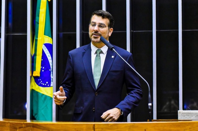 Daniel Soranz discursando na Câmara dos Deputados em Brasília